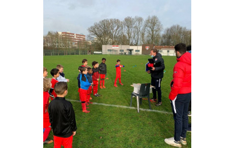 P'tit Robros débarque, au plus grand plaisir des U6/U7